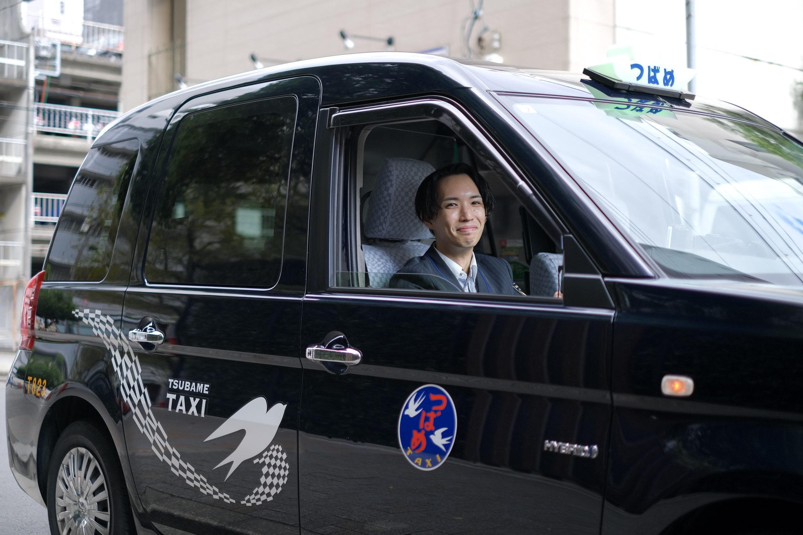 タクシー給与の基本給と歩合給の仕組みを図解で説明するイメージ